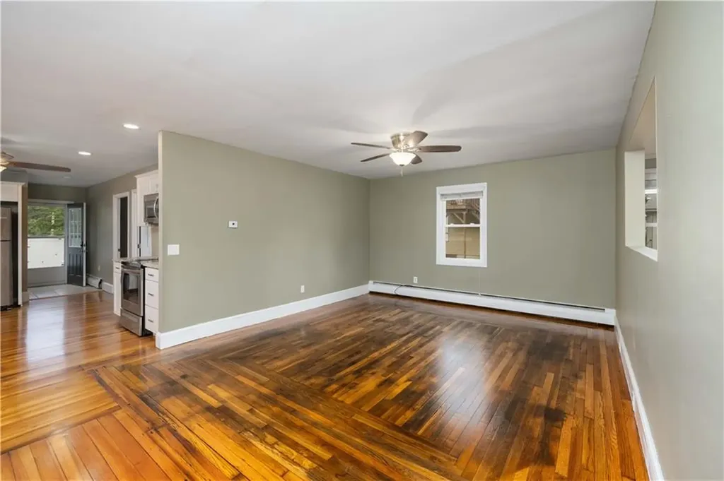 133 Broad Street Warwick RI 02888