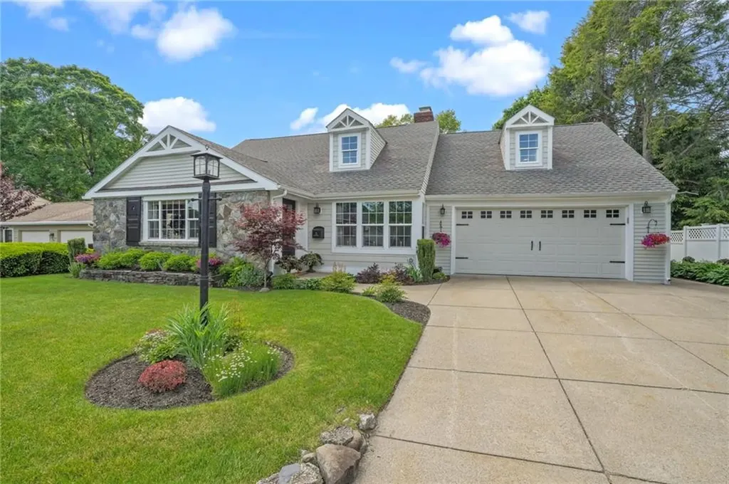 25 King Philip Road Pawtucket RI 02861