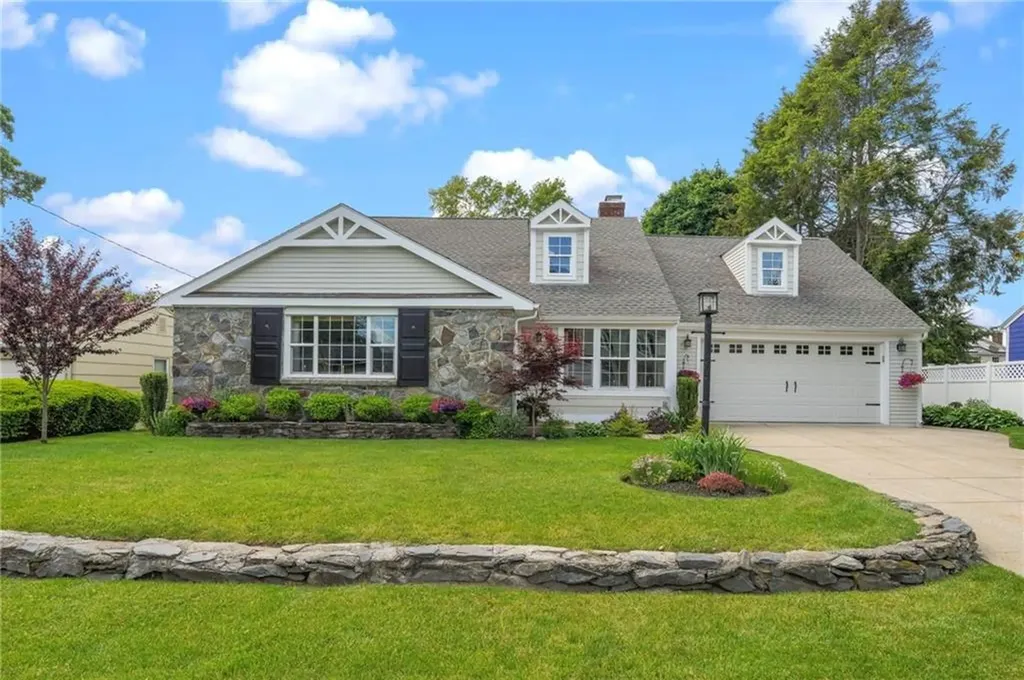 25 King Philip Road Pawtucket RI 02861