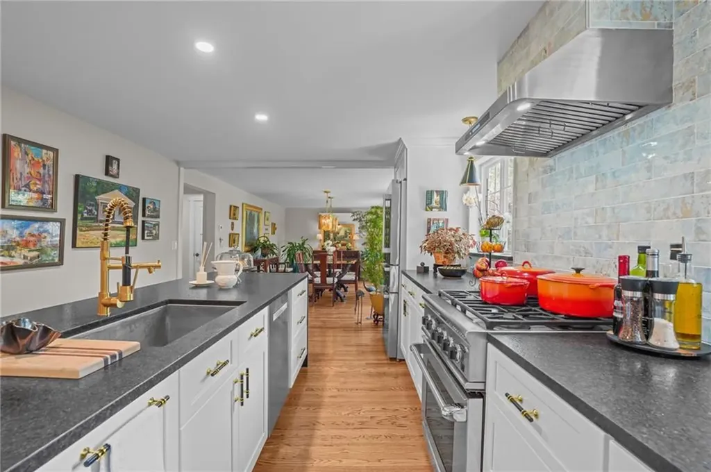 25 King Philip Road Pawtucket RI 02861