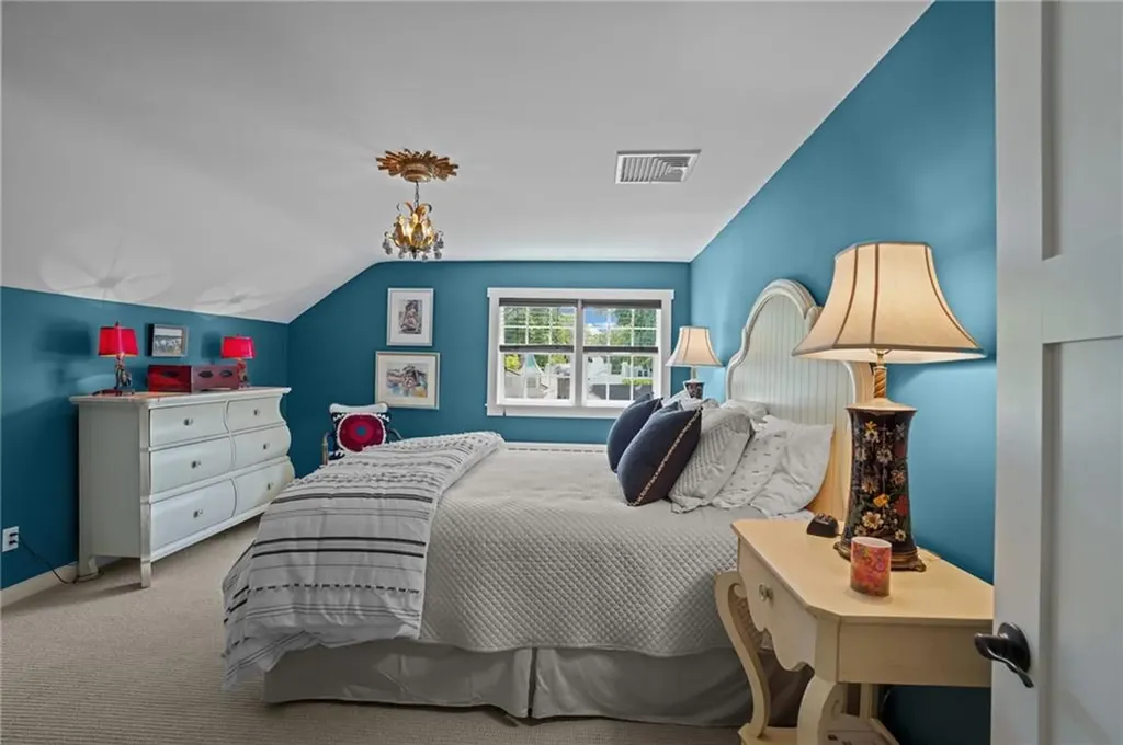 25 King Philip Road Pawtucket RI 02861