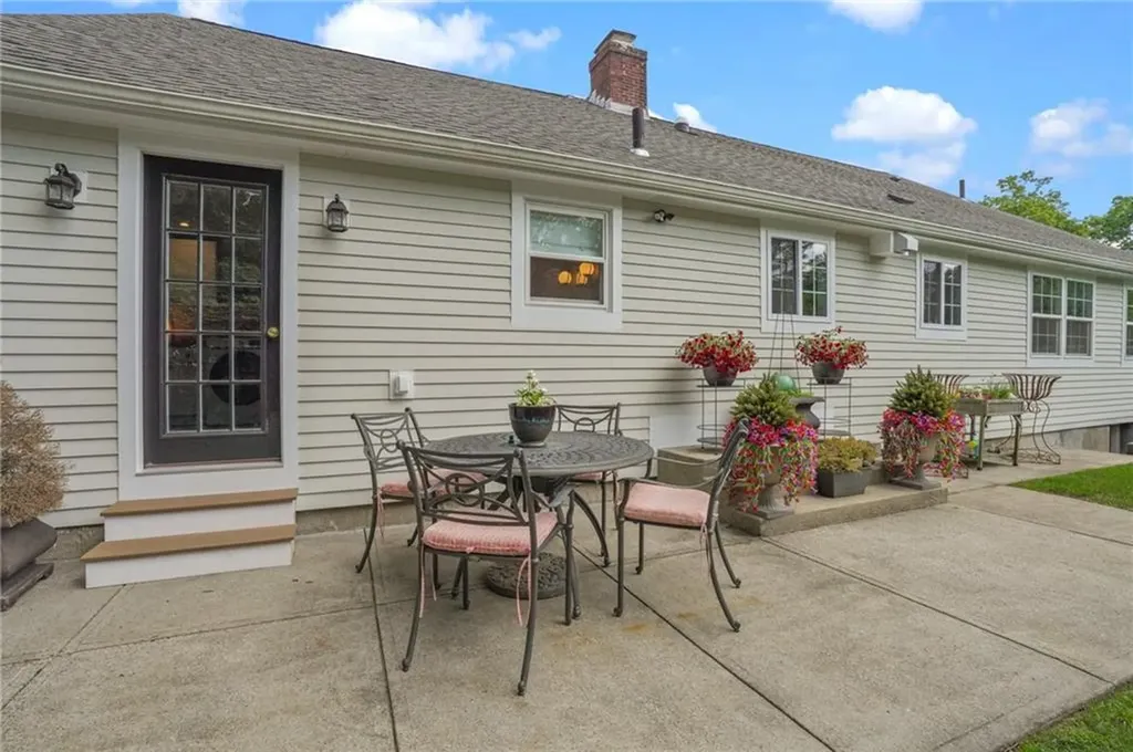 25 King Philip Road Pawtucket RI 02861