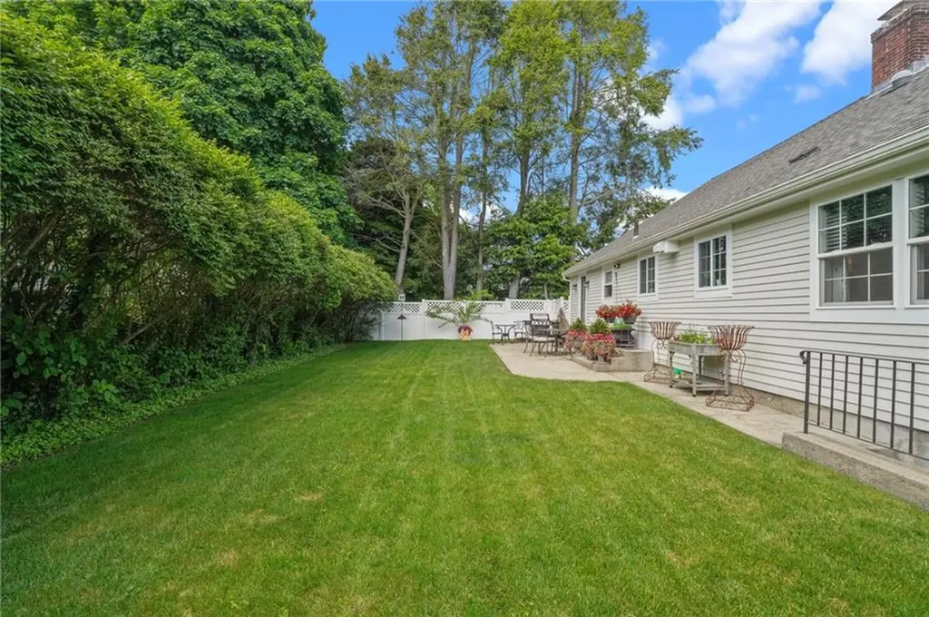 25 King Philip Road Pawtucket RI 02861