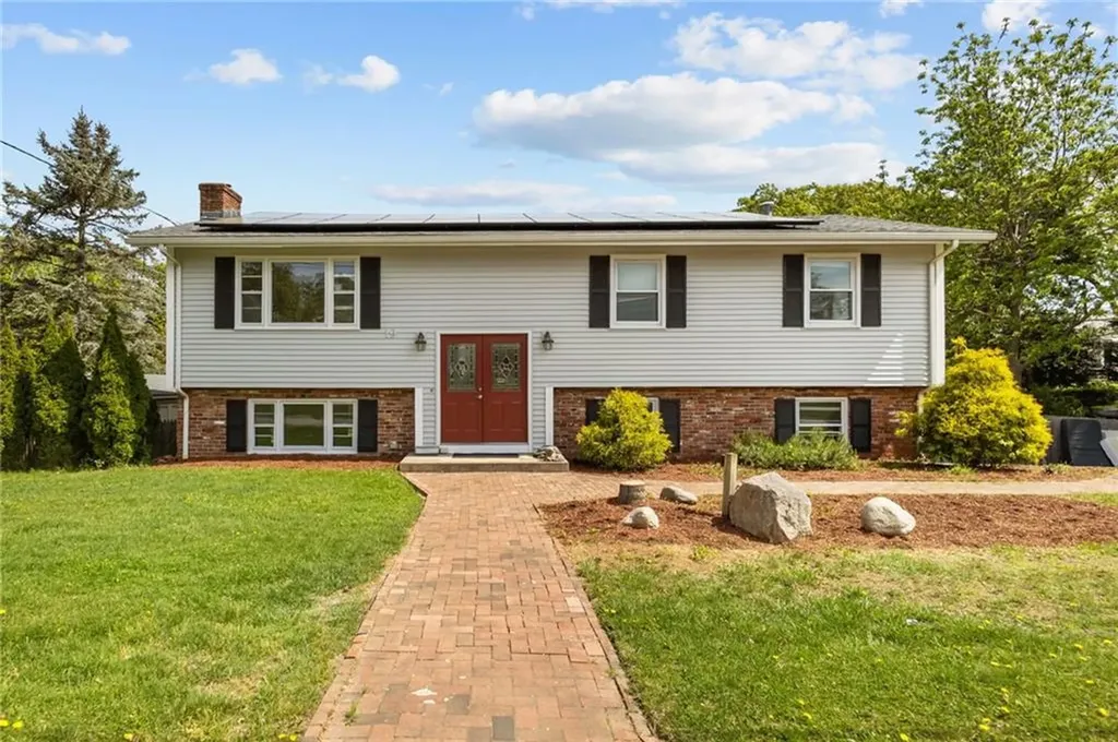 19 Irondale Street Warwick RI 02886