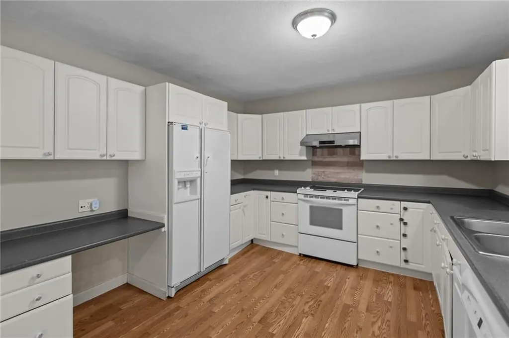 19 Irondale Street Warwick RI 02886