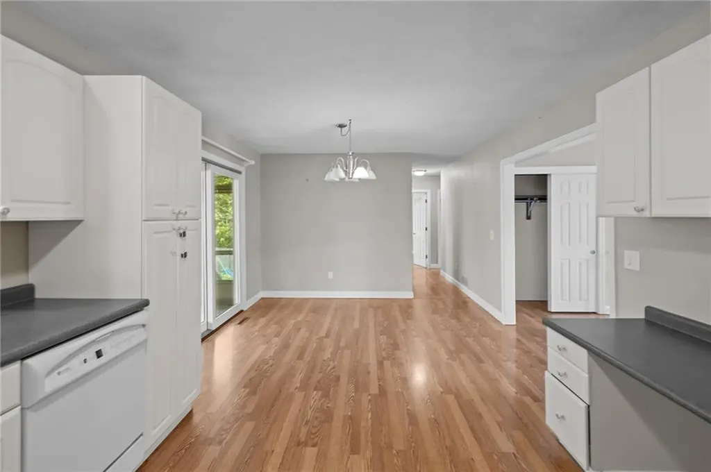 19 Irondale Street Warwick RI 02886