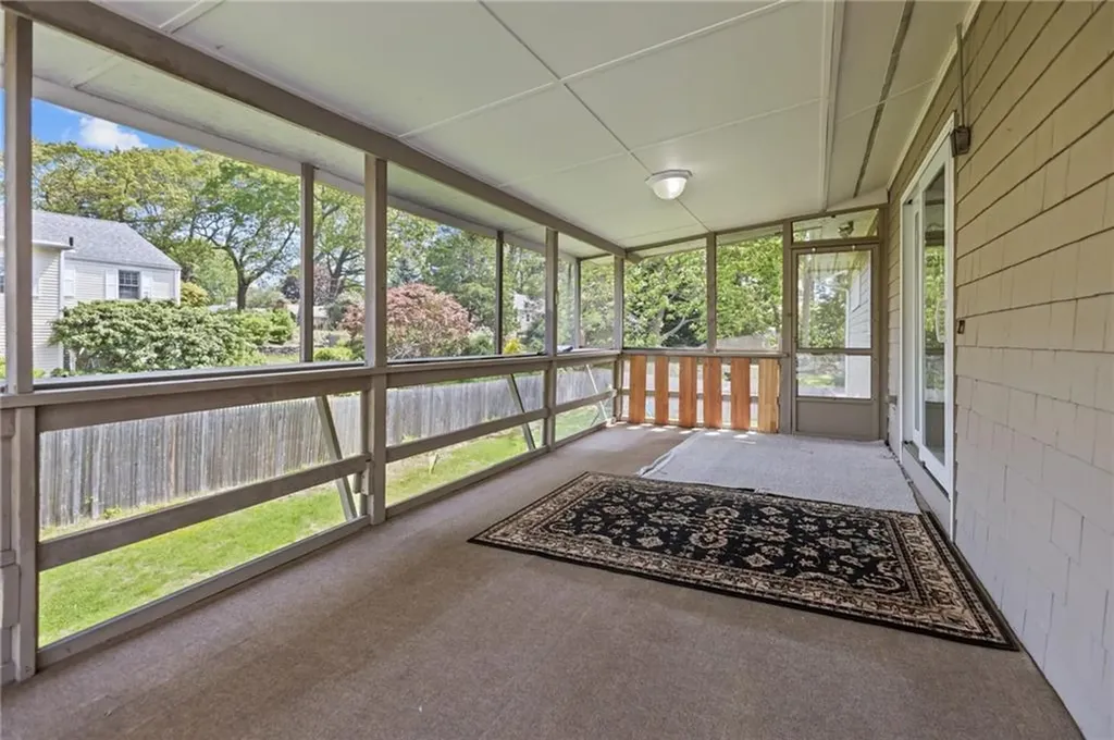 19 Irondale Street Warwick RI 02886