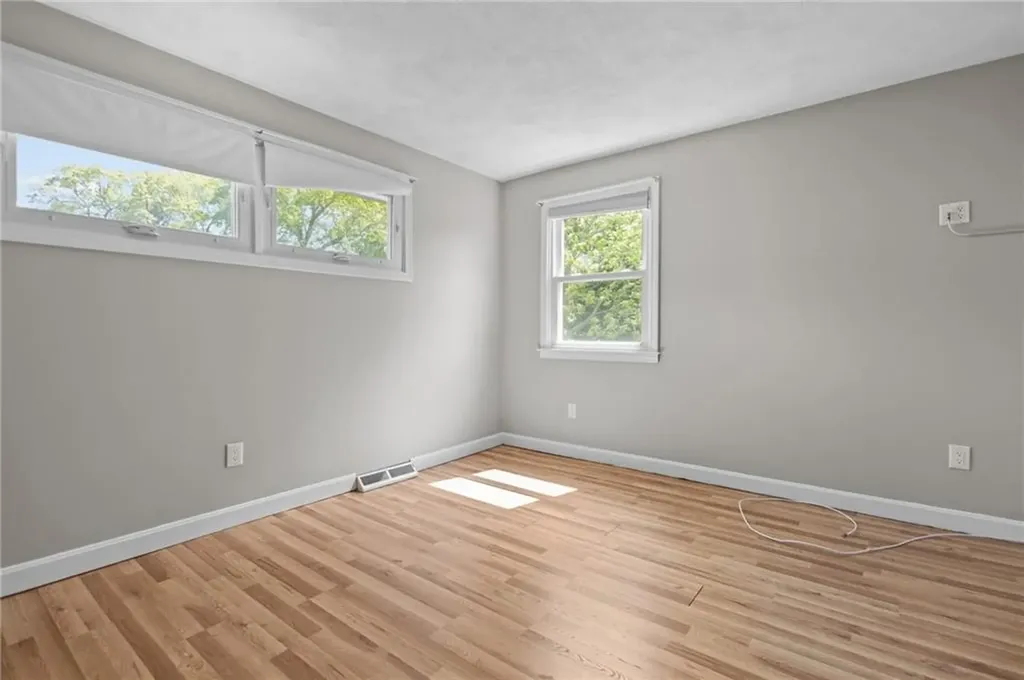19 Irondale Street Warwick RI 02886