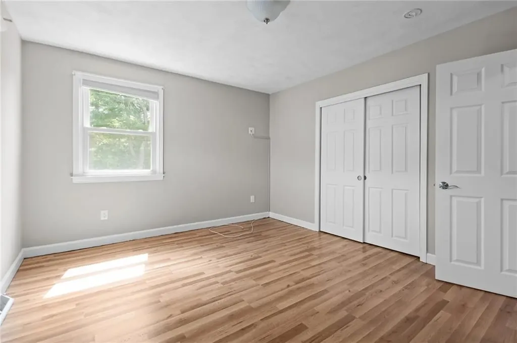 19 Irondale Street Warwick RI 02886