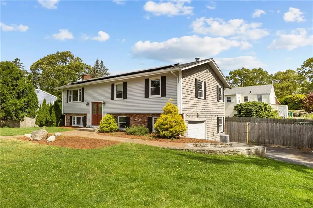 19 Irondale Street Warwick RI 02886