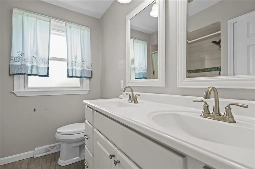 19 Irondale Street Warwick RI 02886