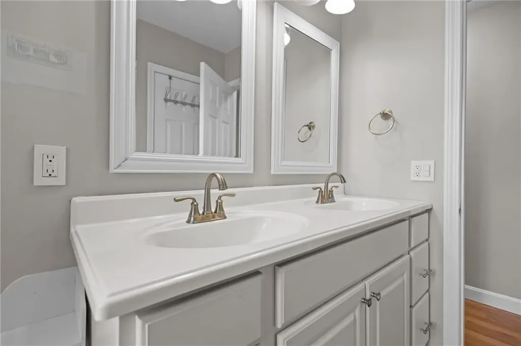 19 Irondale Street Warwick RI 02886