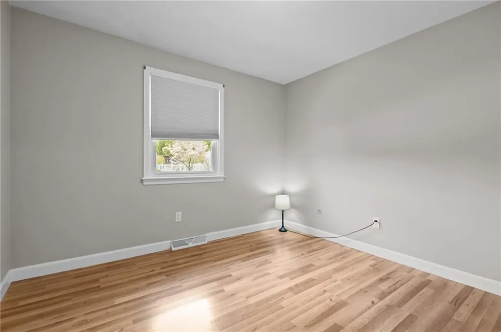 19 Irondale Street Warwick RI 02886