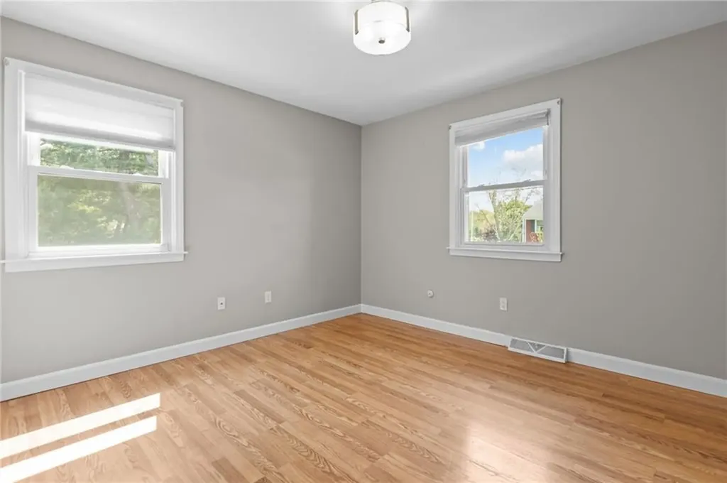 19 Irondale Street Warwick RI 02886