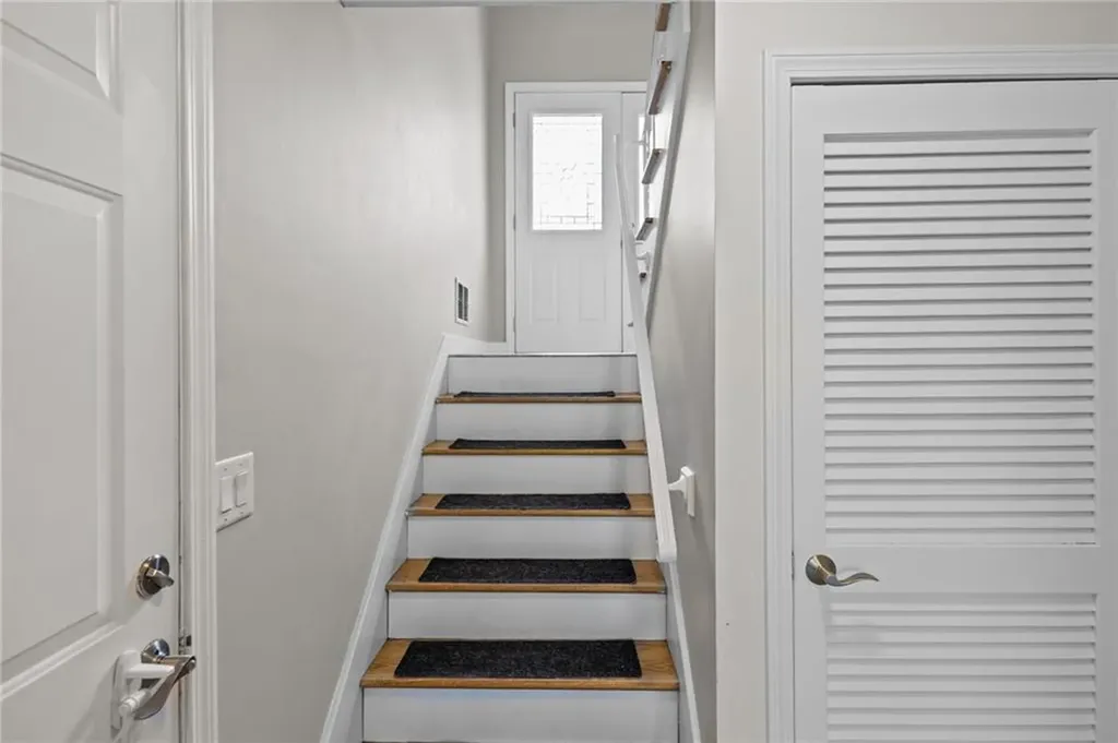 19 Irondale Street Warwick RI 02886