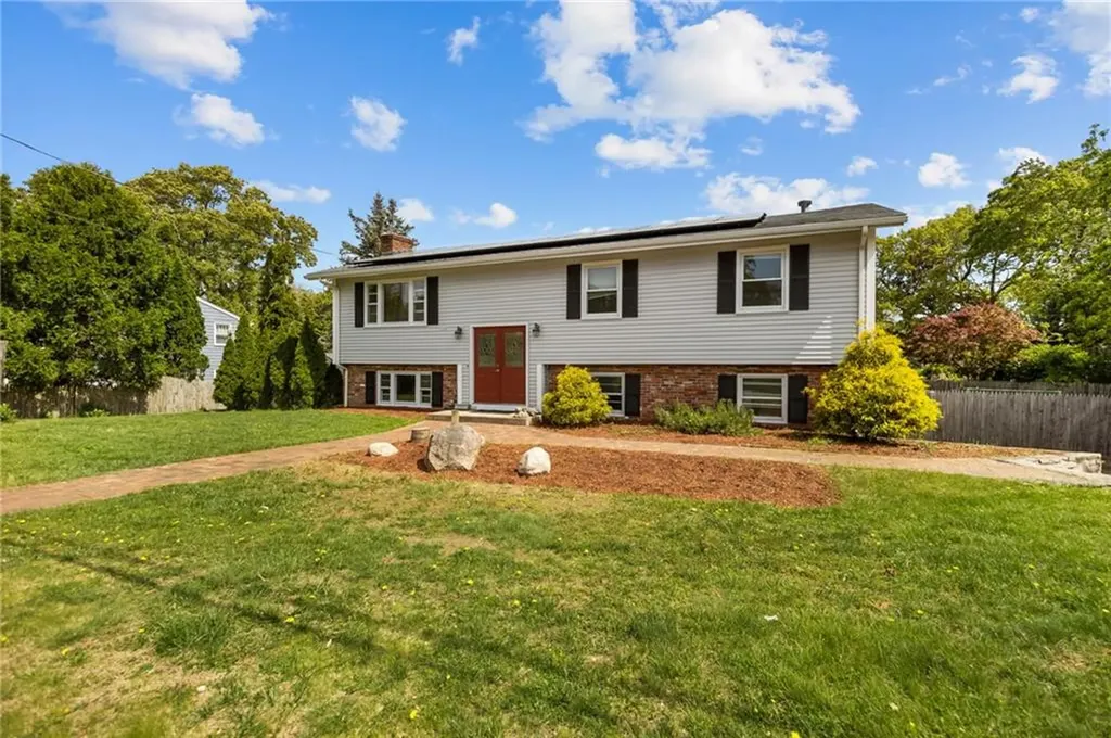 19 Irondale Street Warwick RI 02886
