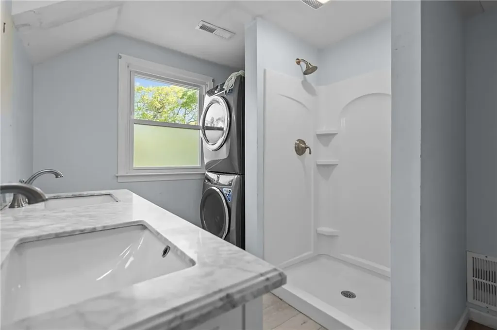 19 Irondale Street Warwick RI 02886
