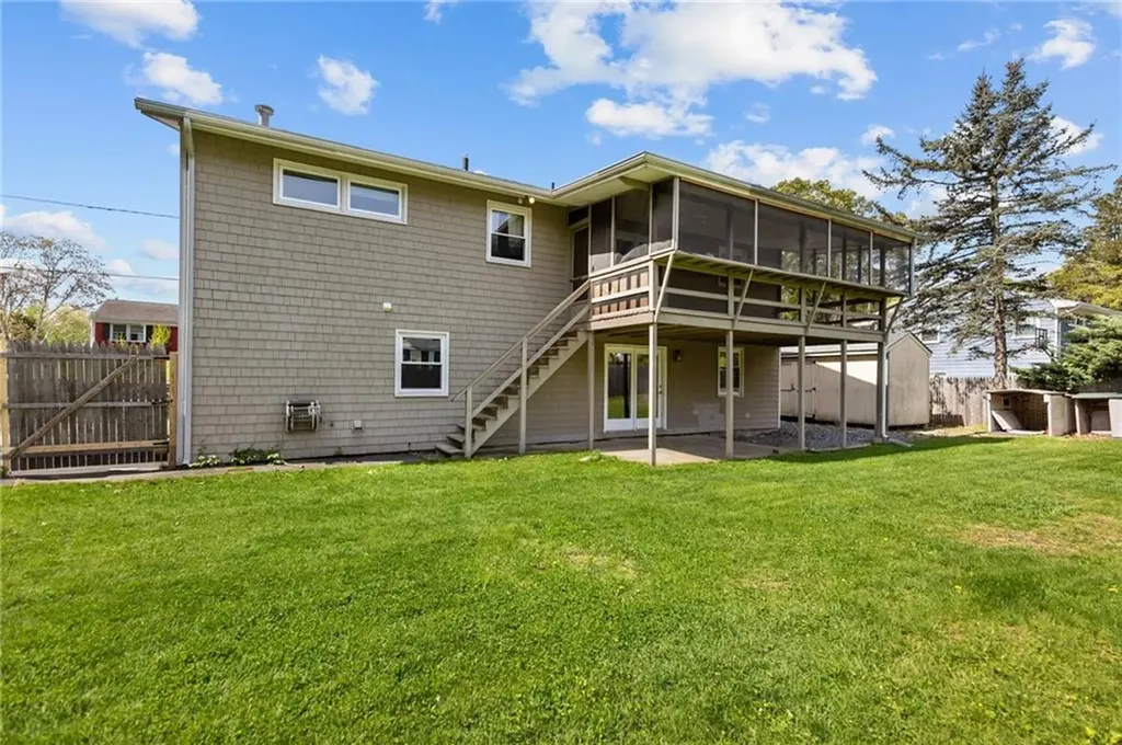 19 Irondale Street Warwick RI 02886