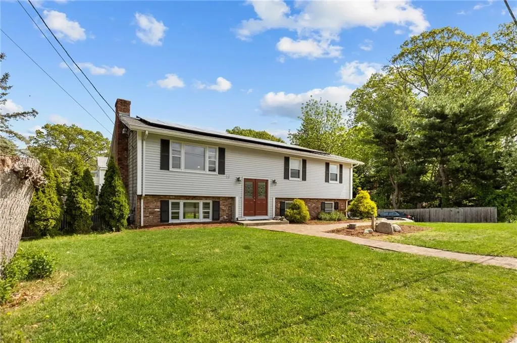 19 Irondale Street Warwick RI 02886