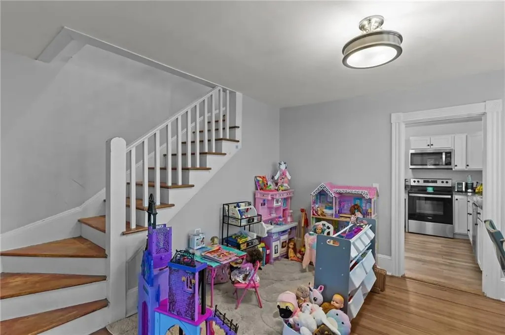44 Bedlow Avenue Newport RI 02840