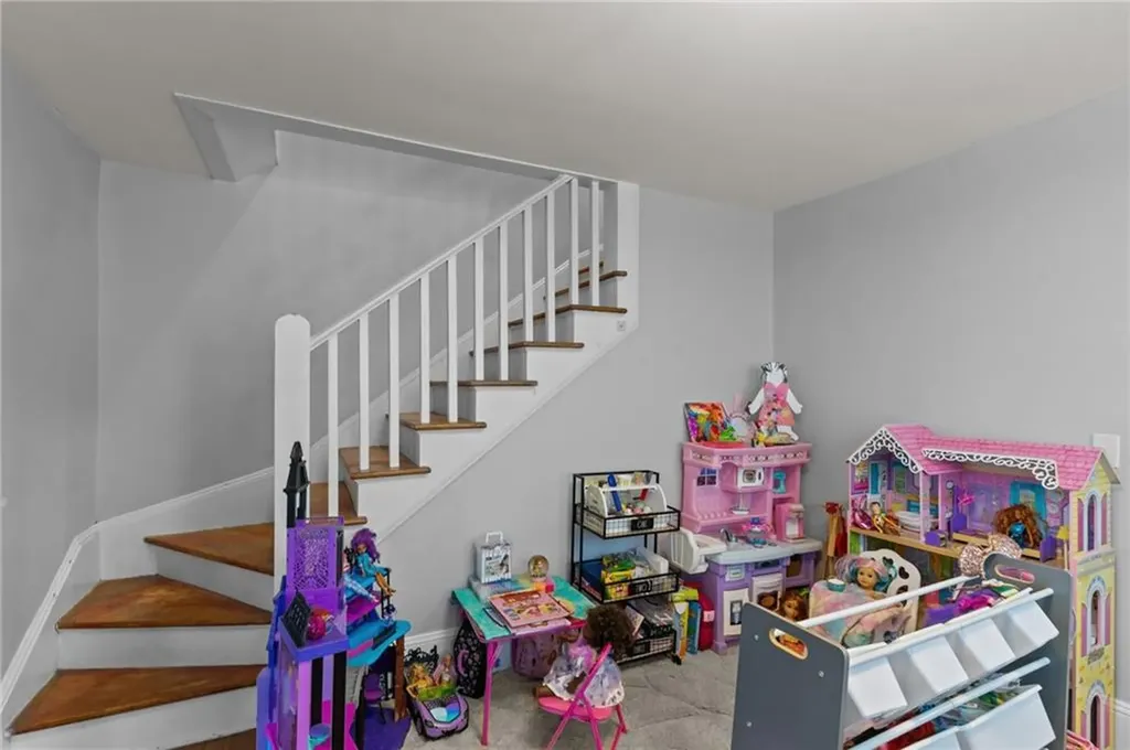 44 Bedlow Avenue Newport RI 02840