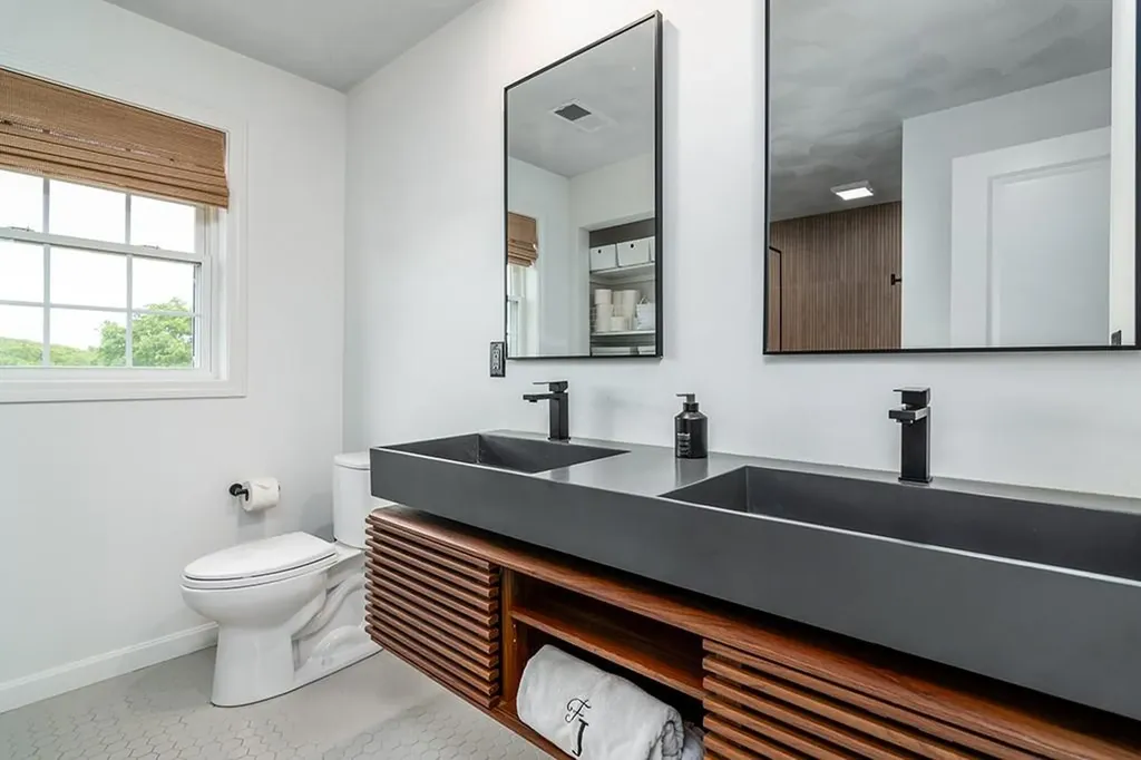 243 Simmonsville Avenue Johnston RI 02919