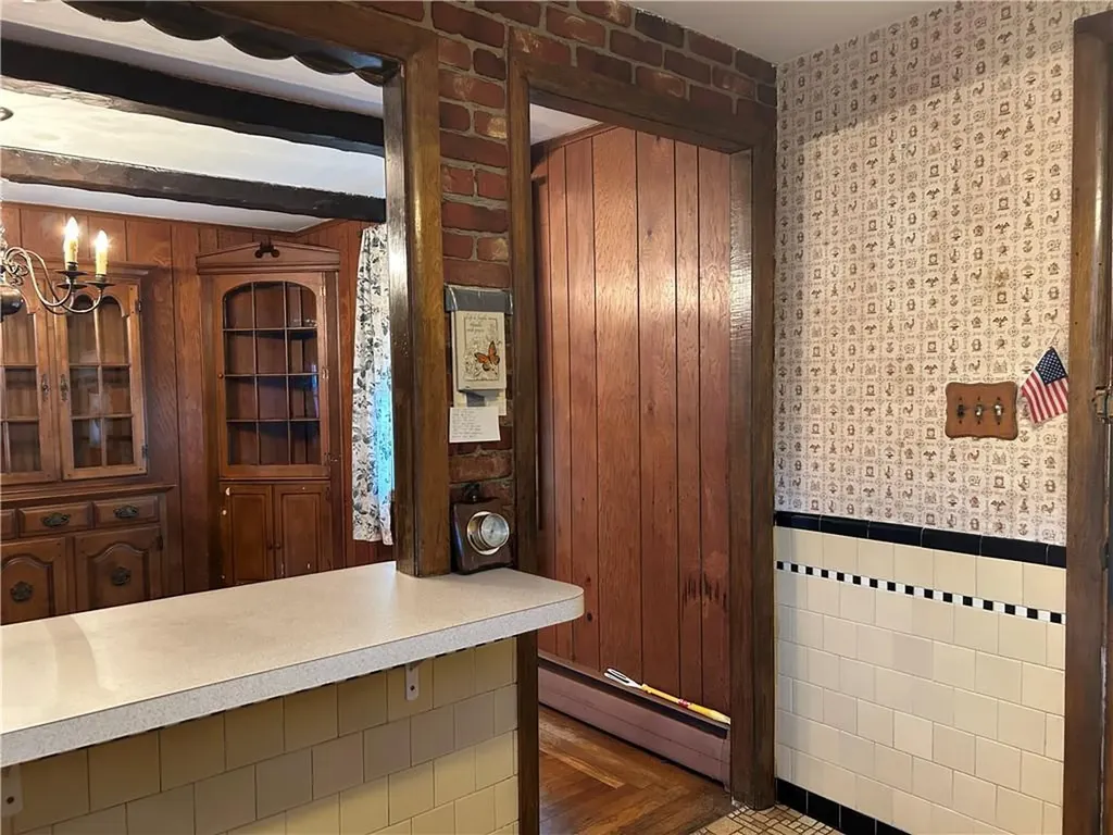 33 Moorland Avenue Providence RI 02908