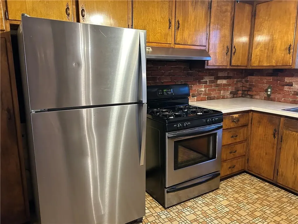 33 Moorland Avenue Providence RI 02908
