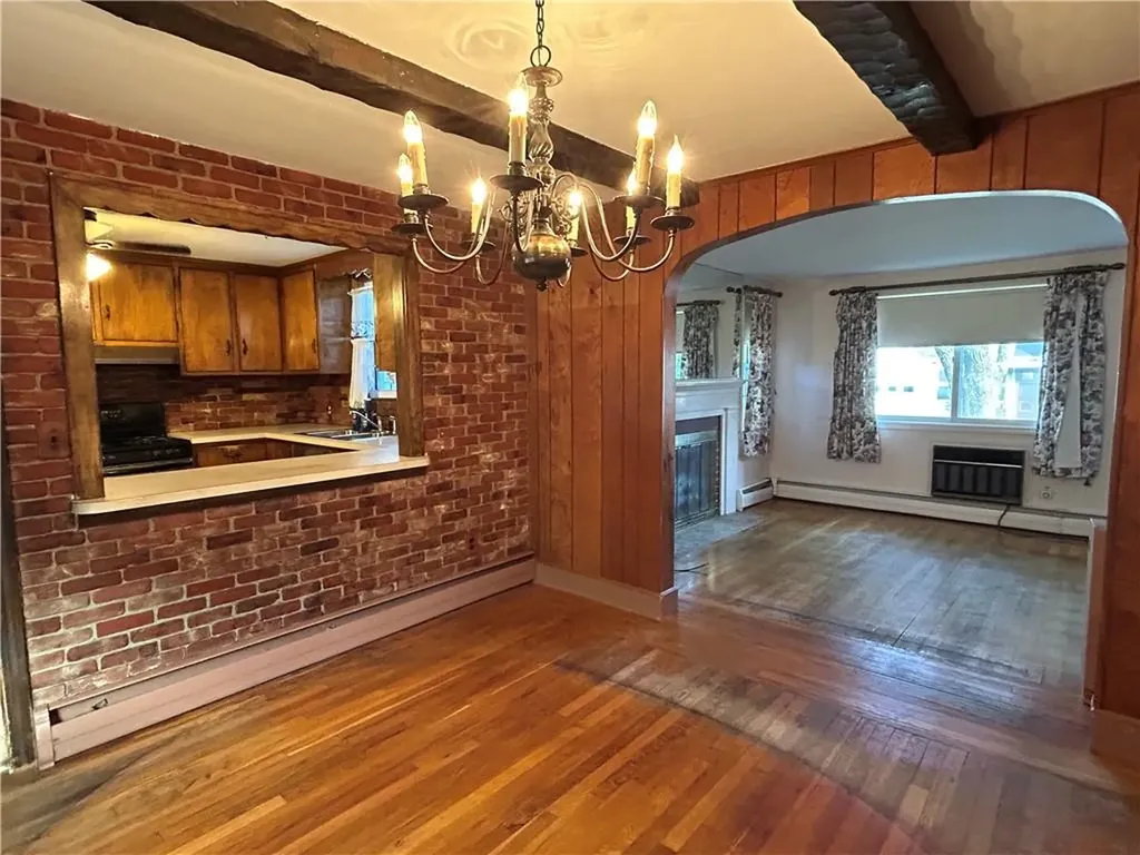 33 Moorland Avenue Providence RI 02908
