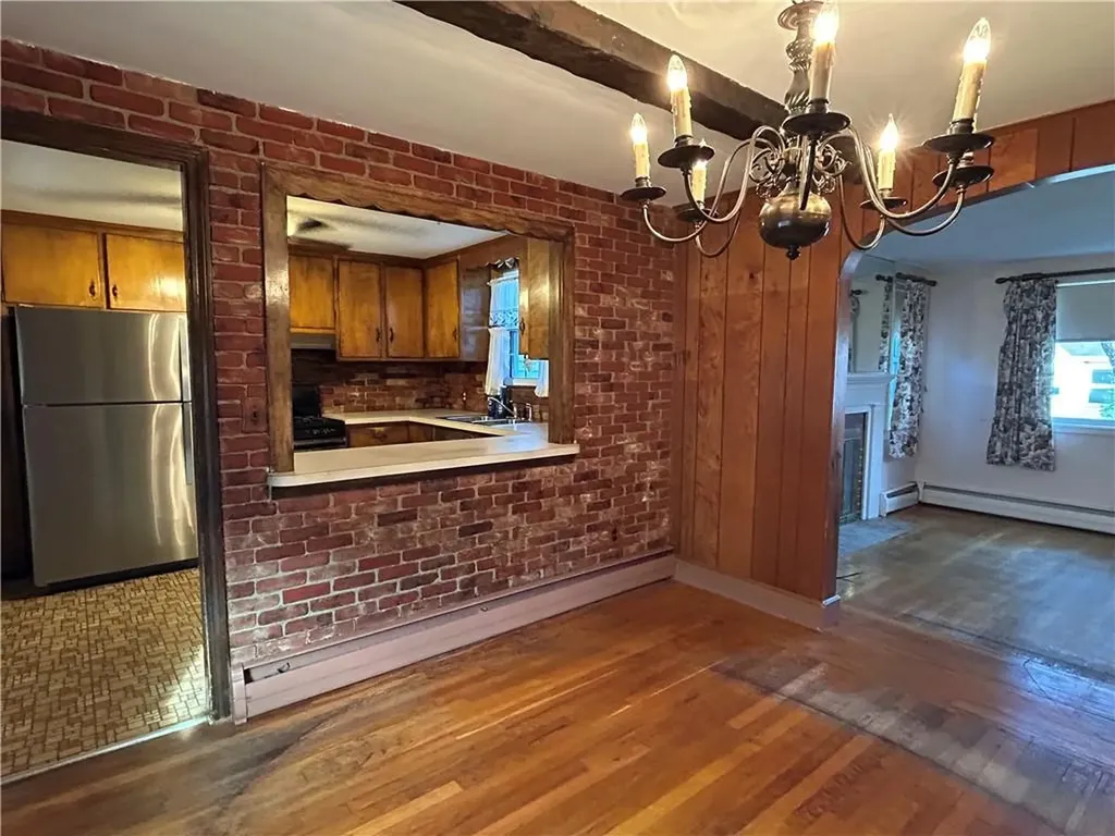 33 Moorland Avenue Providence RI 02908