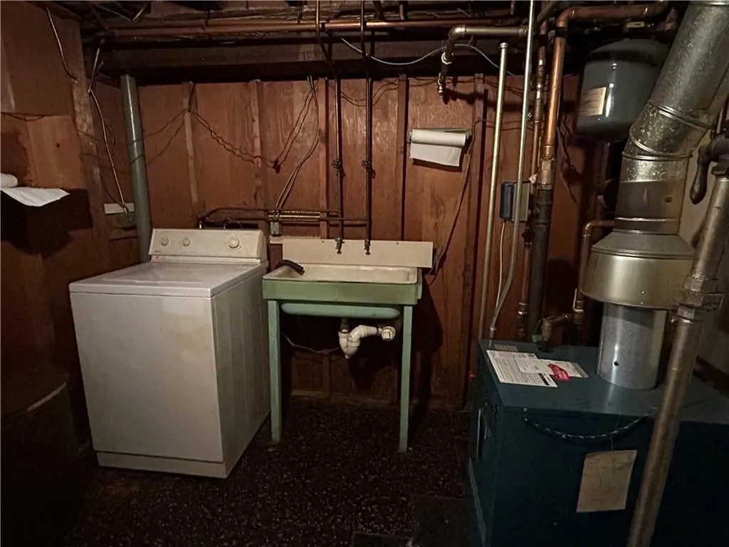 33 Moorland Avenue Providence RI 02908