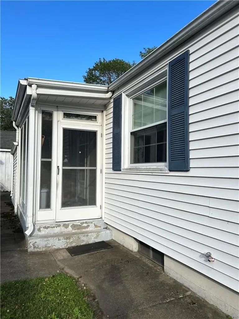 33 Moorland Avenue Providence RI 02908