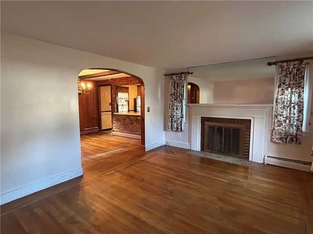 33 Moorland Avenue Providence RI 02908