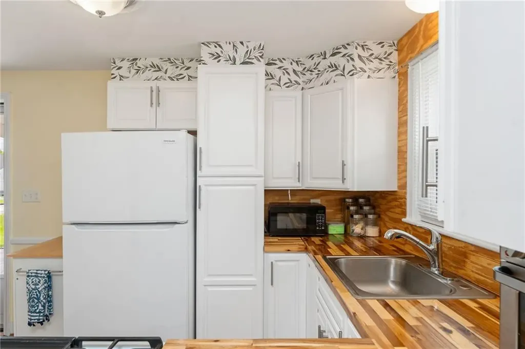 45 Cedarcrest Drive Pawtucket RI 02861