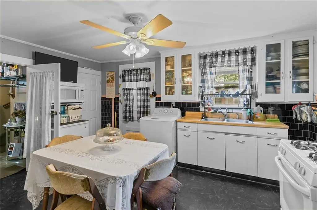 43 Dexter Street Woonsocket RI 02895