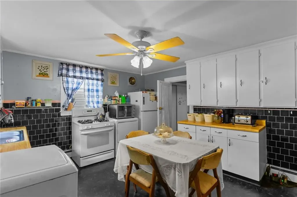 43 Dexter Street Woonsocket RI 02895