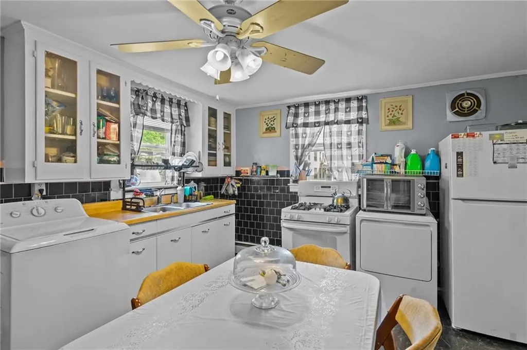43 Dexter Street Woonsocket RI 02895