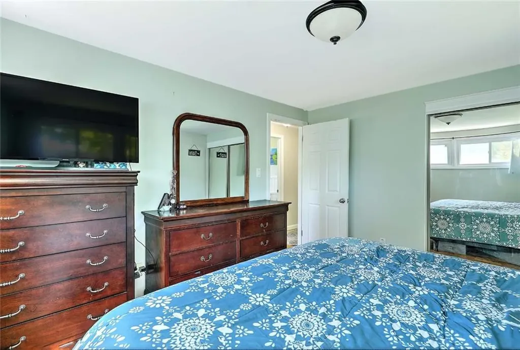 92 Chatworth Avenue Warwick RI 02886
