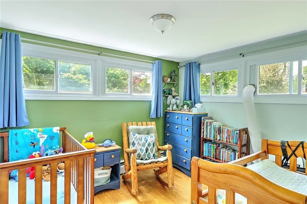92 Chatworth Avenue Warwick RI 02886