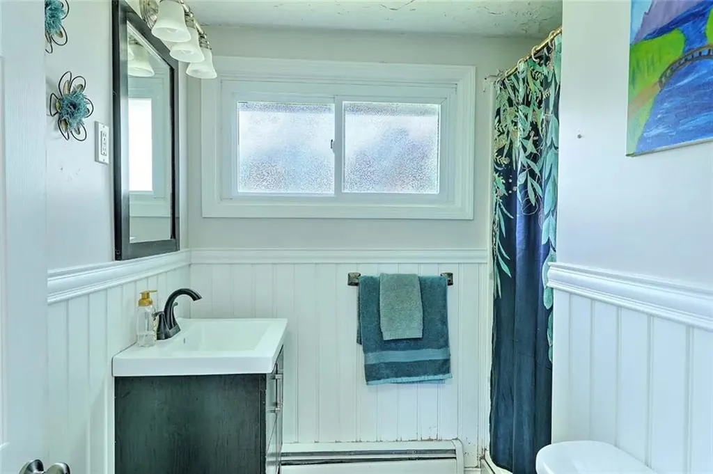 92 Chatworth Avenue Warwick RI 02886