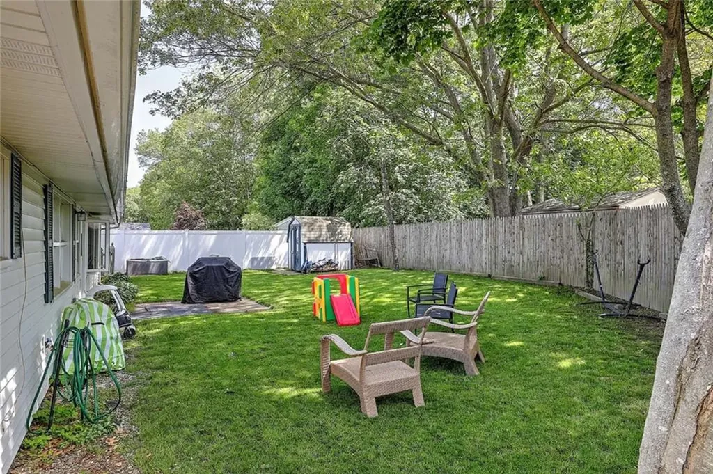92 Chatworth Avenue Warwick RI 02886