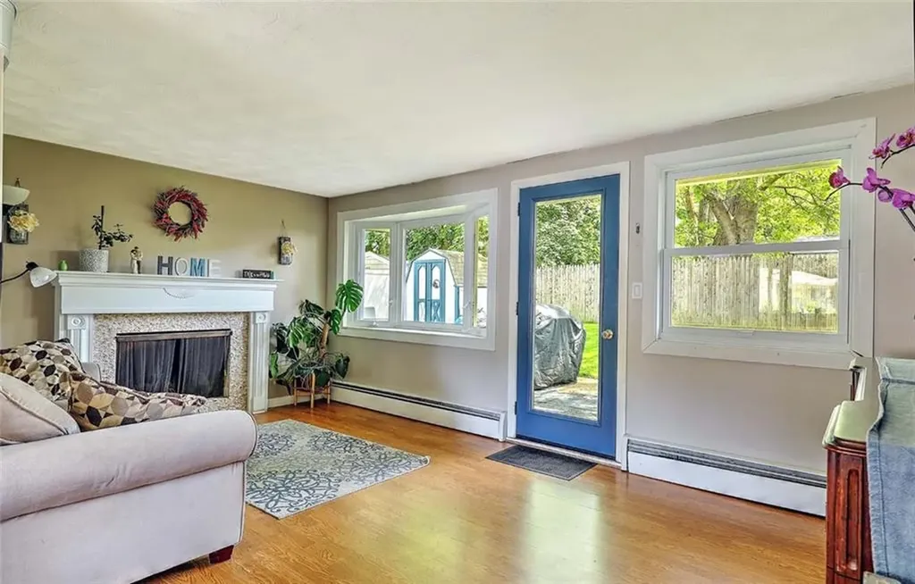92 Chatworth Avenue Warwick RI 02886