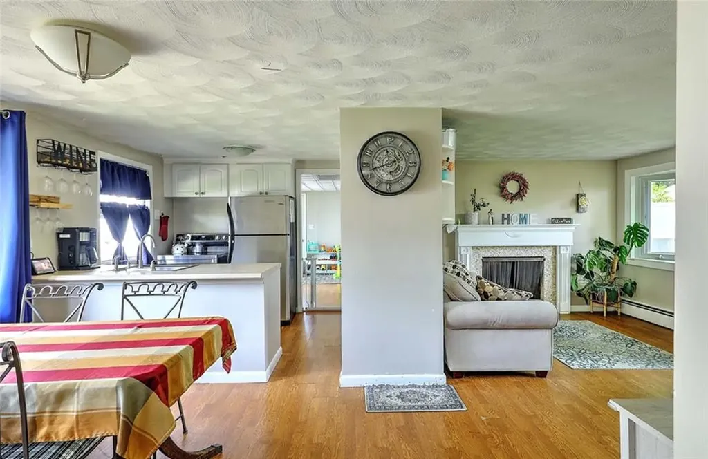 92 Chatworth Avenue Warwick RI 02886