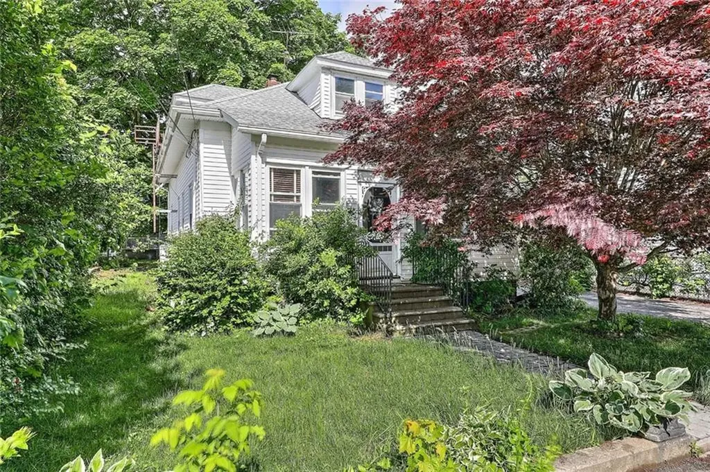 134 136 Andrews Avenue West Warwick RI 02893