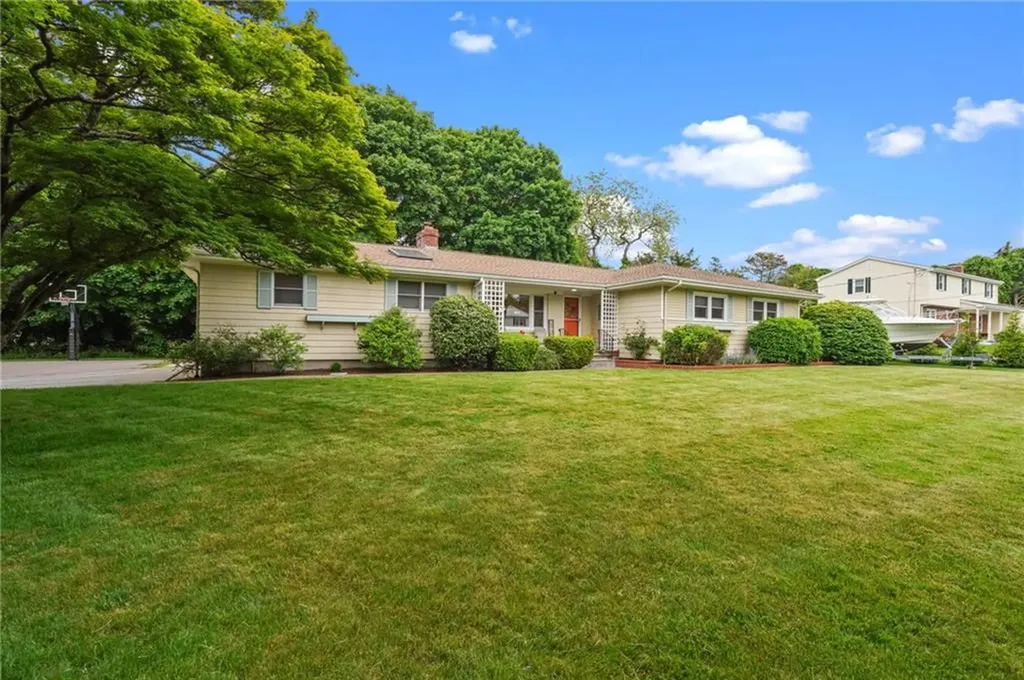 2 Westview Drive Westerly RI 02891