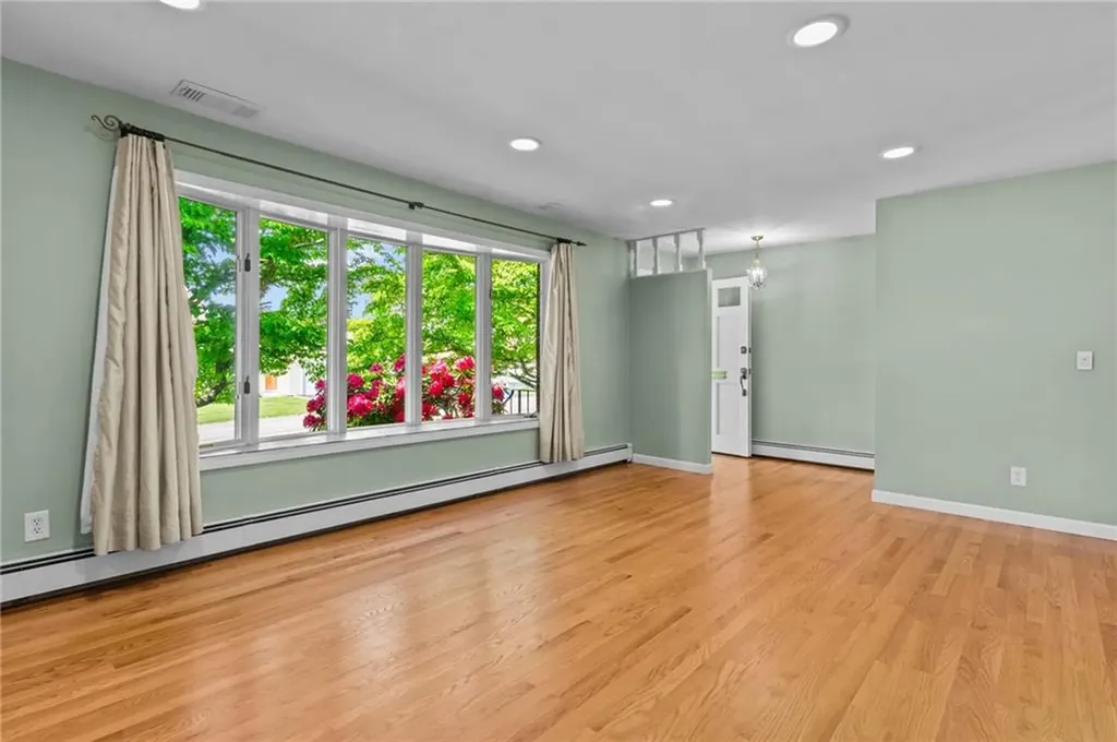 136 Central Avenue Johnston RI 02919