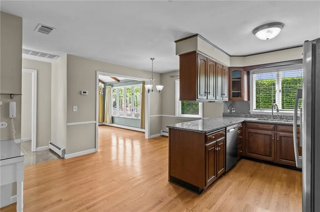 136 Central Avenue Johnston RI 02919