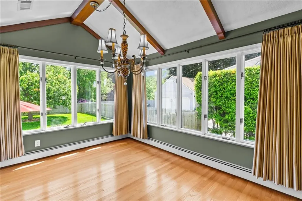 136 Central Avenue Johnston RI 02919