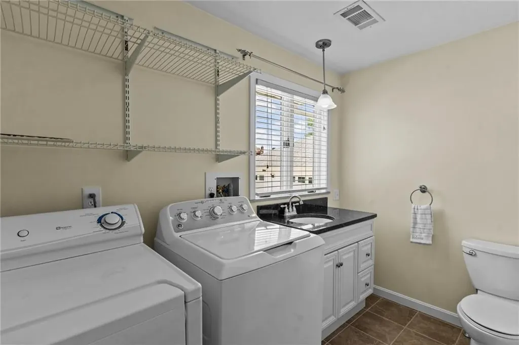 136 Central Avenue Johnston RI 02919