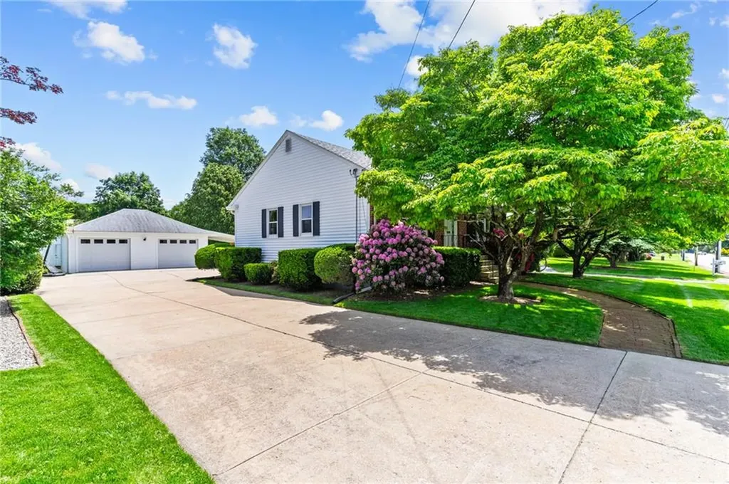 136 Central Avenue Johnston RI 02919